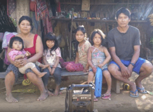 Une famille bolivienne d’une communauté isolée