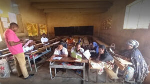 cours d’alphabétisation en Afrique de l’Ouest