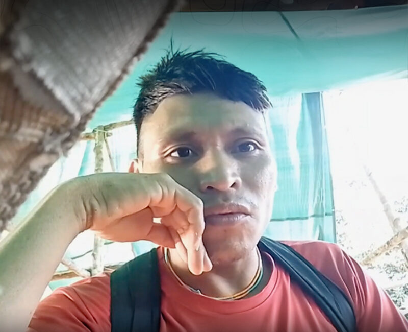 Un croyant Yanomamö, pendant un appel vidéo, plaide en faveur de huit villages non atteints